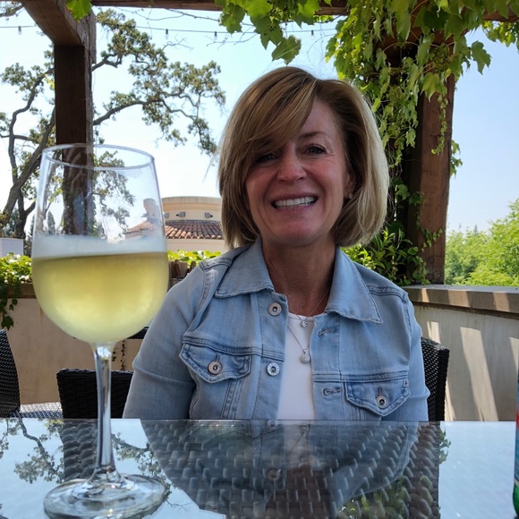 Meet your Posher, Debbie - Picture 1 of 1